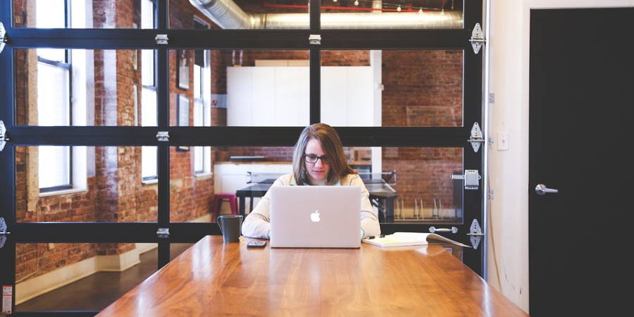 How To Spot Communication Bluffs in a Digital Age